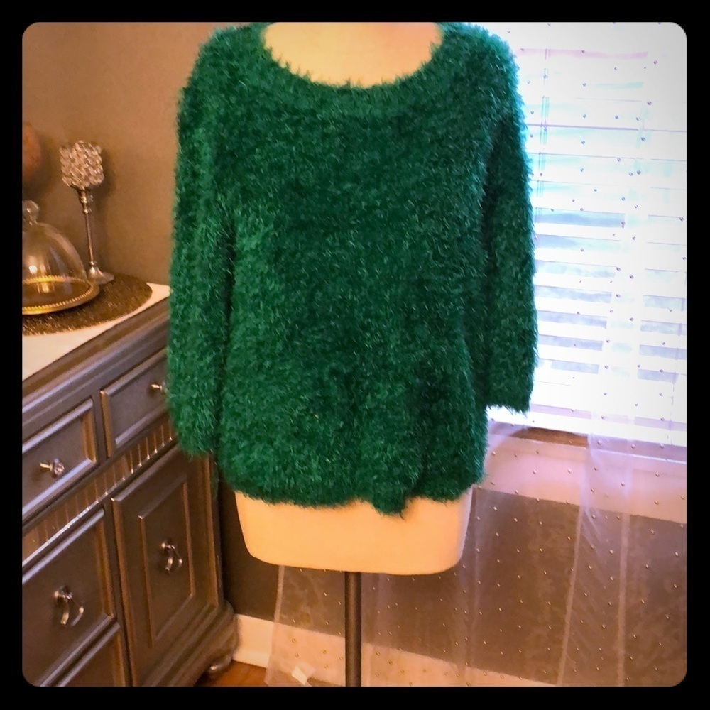 🥰cute and fluffy GREEN SWEATER by Loop 18😍EUC